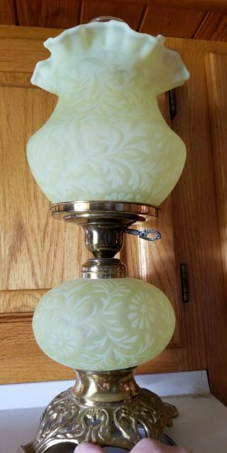 Fenton topaz daisy and fern vintage lamp 4