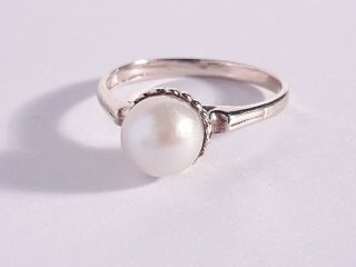 Vintage 9ct Gold & Pearl Ring.  Size O