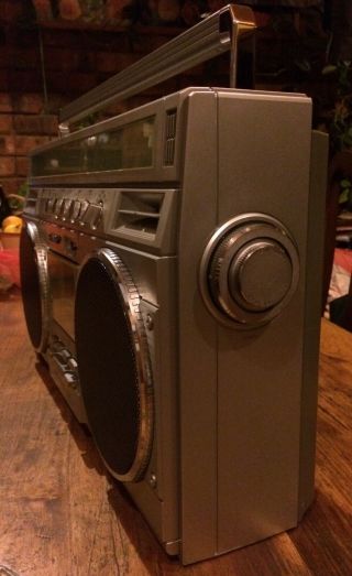 Classic Vintage 1981 Sharp GF - 8989 Radio Cassette Ghetto Blaster Boombox AUX 5