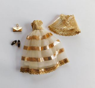 Vintage 8311 Topper Dawn Outfit Clothes Gold Go Round Denise