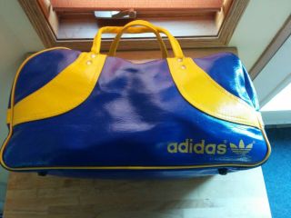 Vintage Adidas Classic Sport Duffle Gym Bag - Golden State LA Rams CL 2