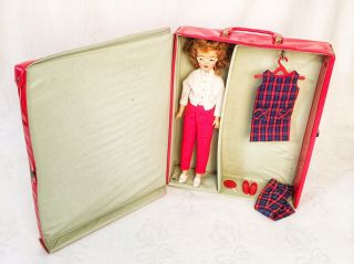 Vintage 1960’s Ideal Tammy Doll with Case,  Clothing,  Hangers,  Glasses And Shoes 2