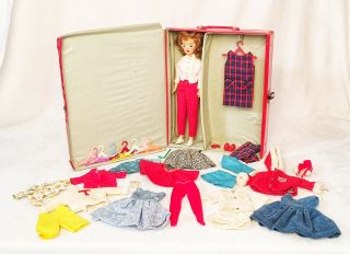 Vintage 1960’s Ideal Tammy Doll with Case,  Clothing,  Hangers,  Glasses And Shoes 7