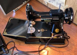1950 VTG Singer Featherweight 221 Sewing Machine Case Pedal AJ583052 3