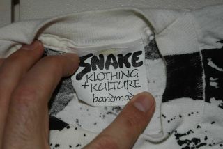 INCREDIBLE VINTAGE 80s All Over Print SKULLS t shirt Usa Made M/L Snake Klothing 2