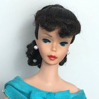 5 Or 6 Vintage Ponytail Barbie Brunette (nude)