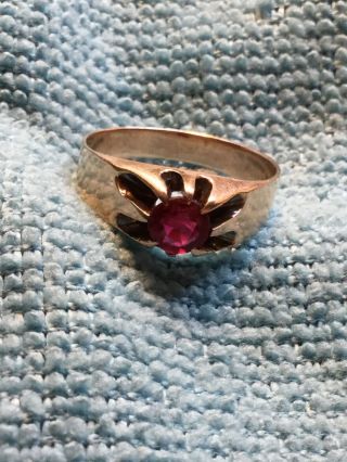Vintage 10k Yellow Gold Ring With Red Center Stone.