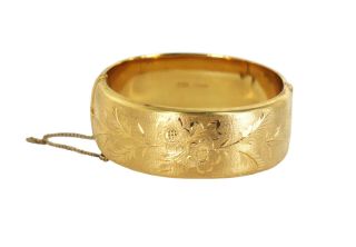 Vintage Mid Century 1/20 12k Gold Filled Textured Floral Wide Bangle Bracelet 7 "