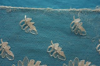 330 cms antique delicate Blonde silk lace border 5