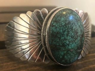 HEAVY (3.  17 OZ. ) VINTAGE NAVAJO GREEN SPIDERWEB TURQUOISE & STERLING SILVER CUFF 12