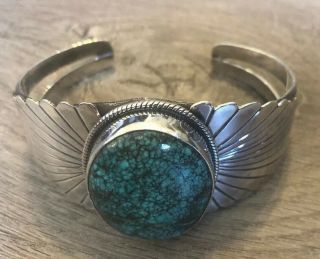 HEAVY (3.  17 OZ. ) VINTAGE NAVAJO GREEN SPIDERWEB TURQUOISE & STERLING SILVER CUFF 4