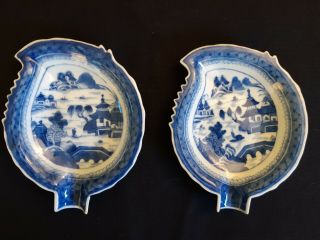 Pair 18th Century Chinese Export Canton Willow Pattern Leaf - Shape Dishes 1
