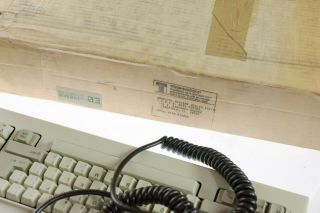Vintage IBM Model F AT Computer Keyboard 5 Pin Din 6090817 Clicky Keys w/ Box 12