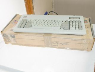Vintage IBM Model F AT Computer Keyboard 5 Pin Din 6090817 Clicky Keys w/ Box 9