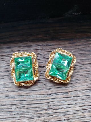 Vintage Hattie Carnegie Gold Tone Green Rhinestone Clip Earring Valentine SIGNED 2