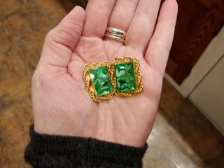 Vintage Hattie Carnegie Gold Tone Green Rhinestone Clip Earring Valentine SIGNED 3