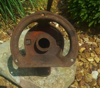 Vintage Antique WL Davey Cast Iron Hand Crank Well Pump With Base Handle Moves 4