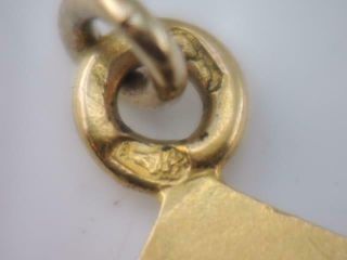 ANTIQUE 1902 SOLID 18K GOLD VIENNA GUILLOCHE ENAMEL LEAF SWEETHEART CHARM 4