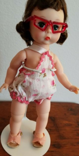 Vintage Bkw Wendy Alexander - Kin Doll In Beach Outfit Near