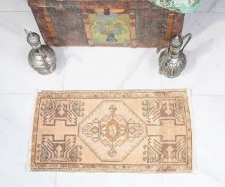 Oriental Faded Anatolian Rug 1.  6x3 Ft.  Small Vintage Decorative Turkish Door Mat