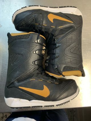 Nike Zoom Kaiju Snowboarding Boots Size 10.  5 376276 - 071 Black White Gold Rare