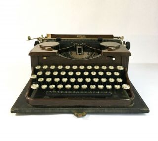 Vintage Royal Model P Portable Typewriter - Wood Grain C.  1920s - 30s
