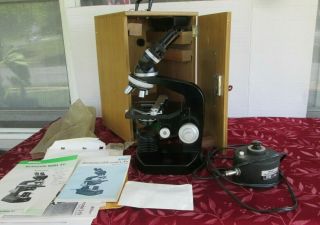 Vintage Nikon Model S - U Microscope With Wooden Carrying Case