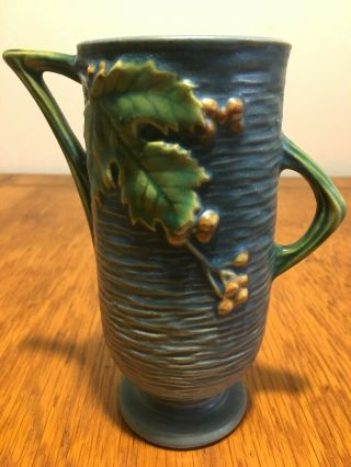 VINTAGE ROSEVILLE BUSHBERRY BLUE 6 ' vase. 2