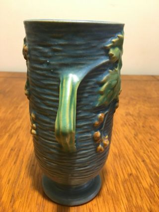 VINTAGE ROSEVILLE BUSHBERRY BLUE 6 ' vase. 3
