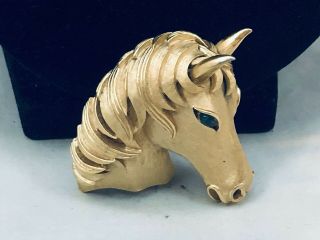 Vtg.  Crown Trifari Sapphire Blue Rhinestone Brushed Gold Tone Horse Head Brooch