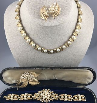 Vintage Crown Trifari Faux Pearl Gold Tone Necklace Bracelet Earrings Brooch