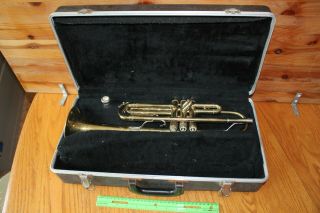 Bundy Trumpet Vincent Bach Selmer Co Usa Vintage Trumpet With Hard Carry Case
