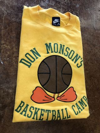 Vintage 1980’s Nike T - Shirt University Of Oregon Basketball Camp Pinwheel Pre