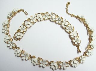 Wow Vintage Crown Trifari White Enamel & Rhinestone Flowers Necklace Bracelet