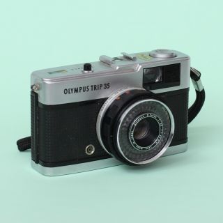 Vintage Olympus Trip 35 35mm Film Camera W/ 40mm F/2.  8 Lens