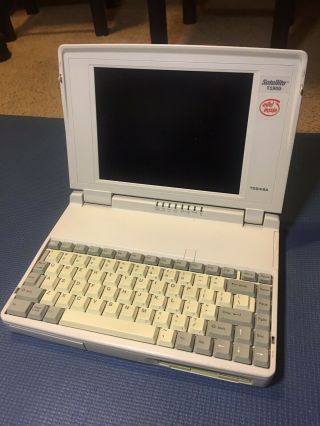 Vintage Retro Toshiba Satellite Laptop T1900/120 (untested/no Power Adapter)