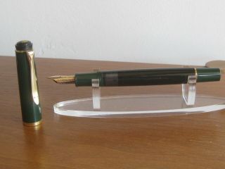 Vtg Pelikan Classic M200 Black & Green Fountain Pen W/gold Accents 14k Gold Nib