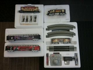 Hawthorne Village Ho Scale Kiss Train Set Complete Rare With Oval Track,