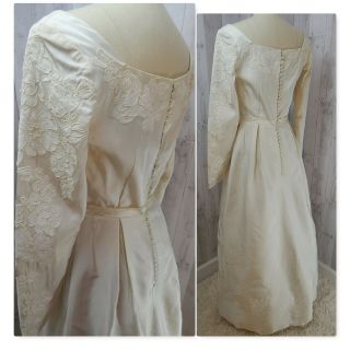 1960s Vintage Satin Wedding Dress/Gown White w/Lace Pearl Applique 34x26x54 XS 4