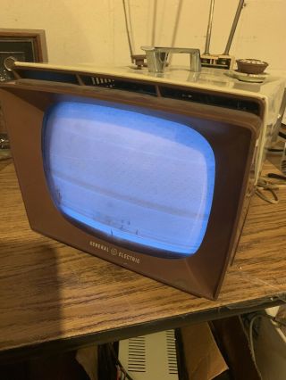 Vintage 1957 General Electric Ge 9t001 Portable Tv Television Made In Usa