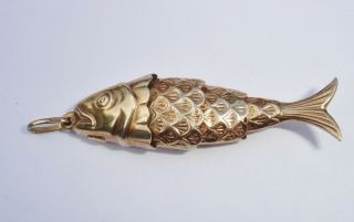 Vintage 9ct.  375 Gold Articulated Fish Pendant Charm 3.  4g Great Detail