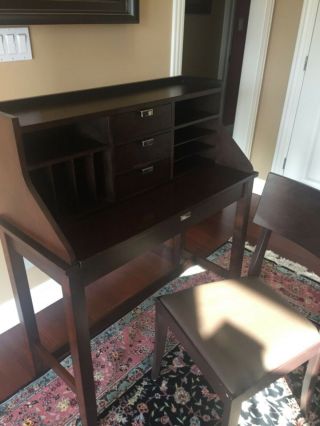Contemporary Secretary Desk With Hutch And Matching Leather Top Chair