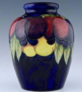 Gorgeous Vintage Wisteria Pattern William Moorcroft Pottery Cobalt Blue Vase N/r