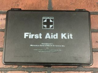 Vintage Oem Mercedes - Benz White Cross First Aid Kit Part 900 865 08 50