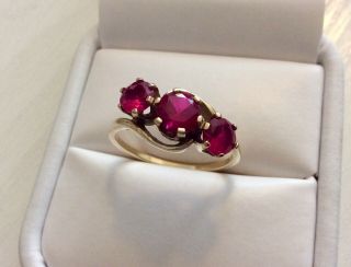 Ladies Early Vintage 9ct Gold Three Stone Ruby Ring - Tests As Rubies?