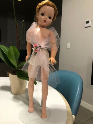 Vintage Madame Alexander Cissy Doll 1950s