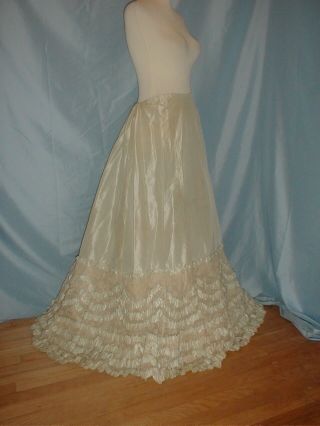 Antique Wedding Dress Petticoat 1890 Blue Silk And Val Lace Museum De - Accessione