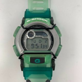 Mens Casio G - Shock Green Watch 200 Meter Water Resistant Auto Light 1647