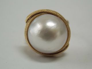 Vintage Fashion Mother Of Pearl Ring On 14k Yellow Gold With Side Rope Look Fini