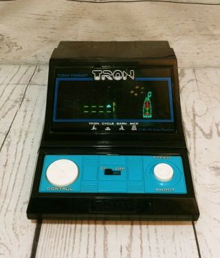 Vintage 1981 Tron Tomy Tomytronic Disney Tabletop Electronic Handheld Video Game